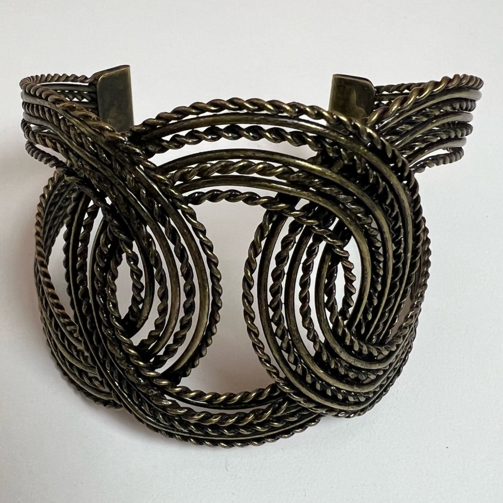 Vintage Cuff Bracelet - Picture 4 of 9